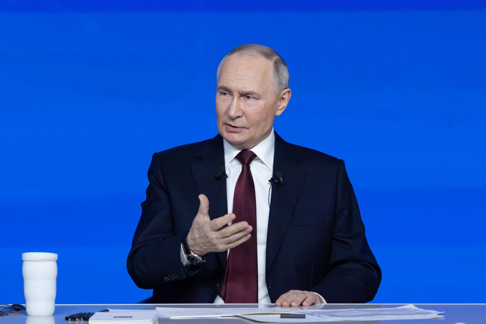 Путин поздравил Алиева с днем рождения в ходе телефонного разговора
